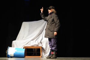Victoria Onetto Instagram - “Quién soy yo – Filosofía clandestina”, de Fabián Vena, regresó al @t.auditorium con una función a sala llena. ✨ 

Una comedia fascinante, con una brillante dirección del propio @fabianvenaestudio y música original que atraviesa toda la obra. 🎭🎶 

Sigamos disfrutando del teatro en Mar del Plata .
Conocé todos los espectáculos para que disfrutes esta temporada en el link de mi bio.

¡Te esperamos! 🌊

#LaFelicidadDeCompartir #Verano2025 #MarDelPlata #BuenoBonitoBonaerense #80A

@kicillofok @provinciaba @crisalvarezrod @jesil_rey @buenosairescultura @fsaintout