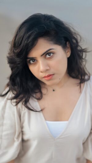 Vidhya Vijayakumar Instagram - Right people whether in a relationship or friendship, will see you as the art you truly are. You won’t need to force it, explain yourself, or overcompensate. It just flows—like magic.

Dear universe, here’s hoping everyone finds their ‘click’—those people who bring out the magic and make life feel like a masterpiece. 🌌🎨

Keep being your authentic self, and trust that the right connections will find you. 💙 

 #BeTheArt #MagicInConnections #TrustTheProcess #instagram #trendingreels #trendingaudio #betheimperfectyou