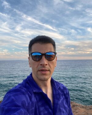 Viktor Savić Instagram - Prva tura ☀️ 🏝️ 🕺🏻