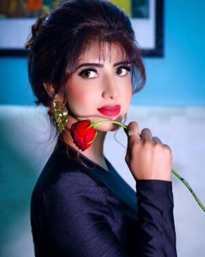Vindhya Tiwari Instagram - Happy Valentine’s Day🌹All we need is love 🫶🏻