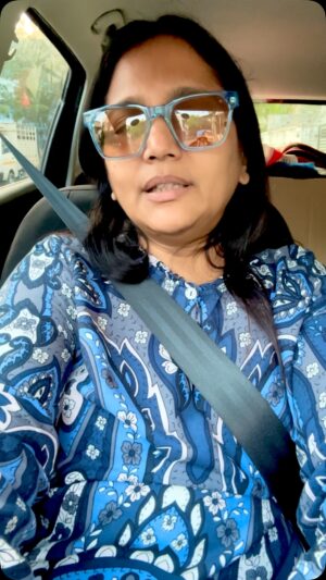 Vinodhini Vaidynathan Instagram - On trolls, film promotions and more.
#Dinasari #sarisari