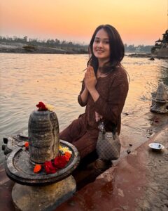 Actress Virti Vaghani HD Photos and Wallpapers January 2025