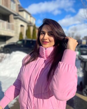 Vyoma Nandi Instagram - Winter baby doing winter things 🩵 ❄️⛄️🌨️ ! 

#favseason #favcountry 🇨🇦🥰