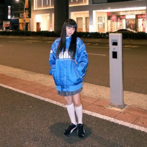 Wen-Ling Cheng Instagram - 今年想做的事之二
收集吊飾
研究像素圖

🧥 @puma 
🧦 @rabbitfoot.tw 
👟 @puma 
吊飾 ✿ @filter017 @junoson @strangerthingstv