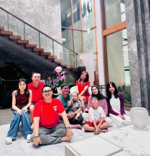 Wiwid Gunawan Instagram - Happy Chinese New Year! May luck always be at your door and shower you with blessings.” #aaamiinn #woman’sday #happy #chinesenewyear2025 #health #wiwidgunawan216 #blessed #widlov❣️