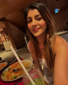 Actress Yaashika Aanand HD Photos and Wallpapers February 2025