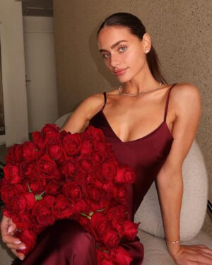 Yael Shelbia Instagram - יום אהבה שמח יפות שלי ♥️🌹 @zer4u_il
