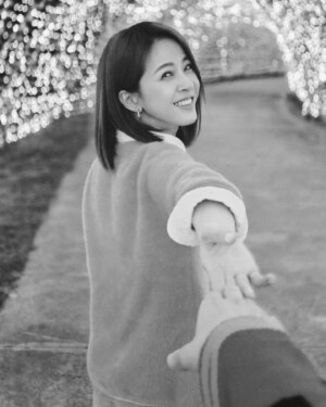 Yan-Pei Su Instagram - 祝想脫單的人
新的一年都有張真正的男（女）友視角
示範我的人生首張..假男友視角

再祝福大家
蛇年吉祥平安、幸福團圓
也要好好愛自己、持續努力變更好