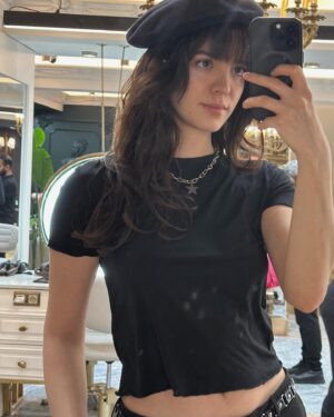 Yaprak Medine Instagram - Say hi to my hair designers! 🧡 #reklam