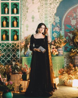 Yashma Gill Instagram - @mihhaofficial 
@waleedkayaniphotography 
@saad_hassann_ 
@mahnoorrehmatsphotography