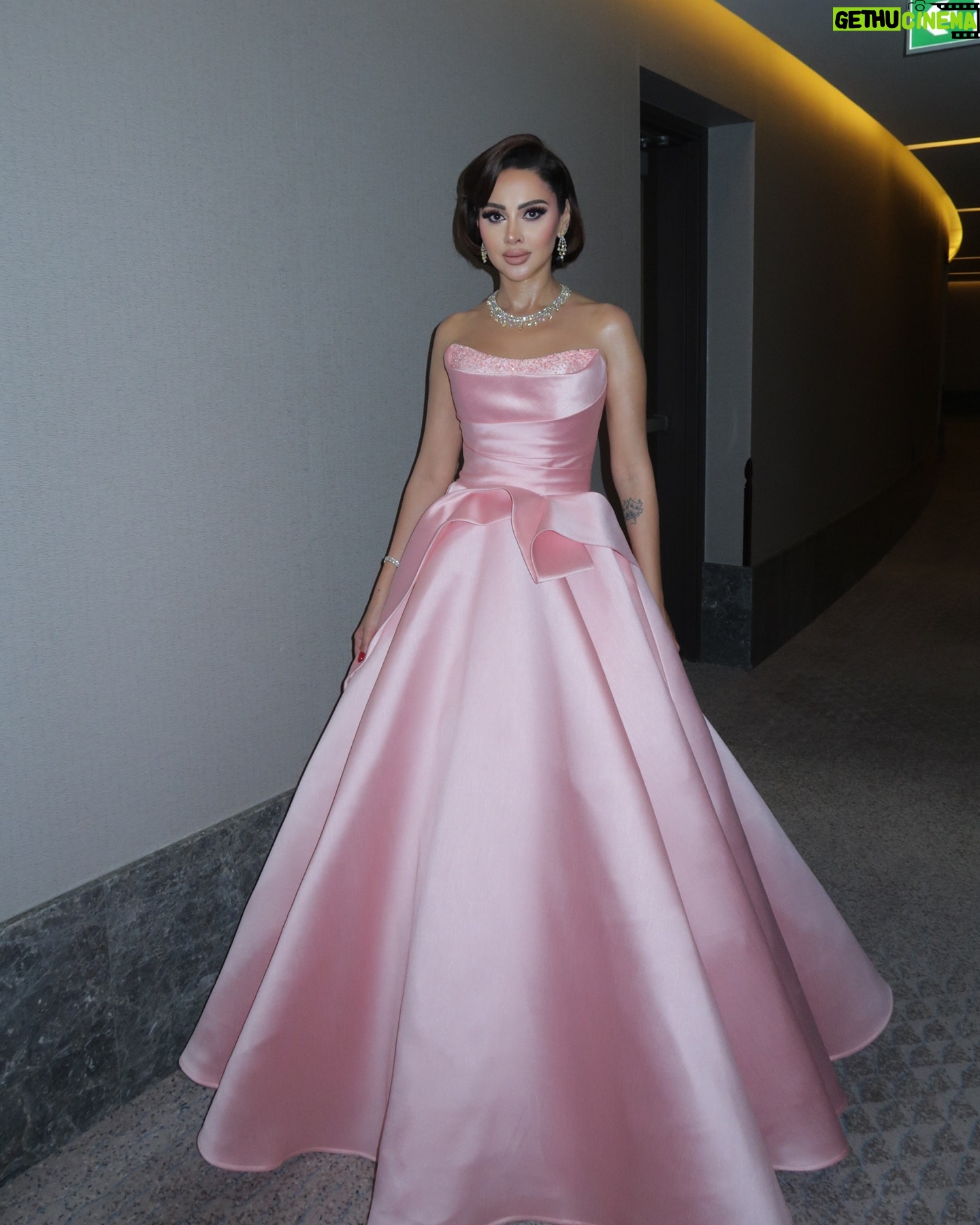 Yasmine Raeis - 46.9K Likes - @joyawards
#joyawards #yasminraeis
Stylist: @musaed.d
Dress: @waadaloqaili
Jewelry: @alfardanjewellery.ksa
Styling assistant: @h.jbh000
MUA: @makeupbyrouaa
Hair: @momy4998
Photographer: @rm_tutorials