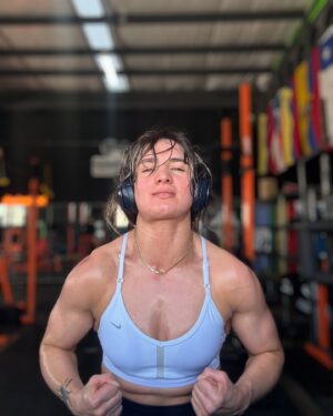 Yazmin Jauregui Instagram - Sesión del lunes ☄️😬