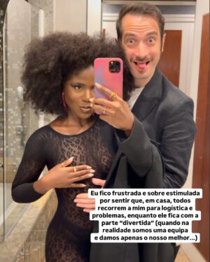Yolanda Tati Instagram - A obra mais bonita é construída, peça a peça, todos os dias. Ele não é muito de aparecer, mas está em todas as coisas. Há um rasto dele em praticamente tudo o que eu faço. E isto não significa perder a minha individualidade, mas sim ter um parceiro e uma equipa com quem alternar entre o campo, do jogo da vida, e o banco, do repouso… e da esperança. 🤍✨📣

É Amor Casa. É Moamba Com Pizza. É Tati Turco.

(partilha inspirada na maravilhosa @mariamadalenamateus)