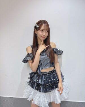 Yu Serizawa Instagram - ・

週末アイドルしてました🫶
初アリーナの衣装、あの日以来着たけどやっぱり可愛いくて可愛くて可愛すぎて、私の可愛さが倍増しちゃってた〜🩵🩵

君はどっちがすち？

#オサレカンパニー
