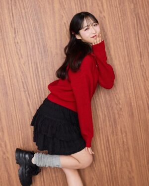 Yui Oguri Instagram - Valentine Look feat 小栗有以🌷🧺🫧
MAJESTIC LEGONのお洋服を
着用させて頂きました！！🥹💫

愛されバレンタインコーデという事で…
色合いが形が女の子の可愛さを引き出してくれます！
かわいい〜🥐🤍

一緒にお揃いコーデしよ〜！！

#大人フェミニン
#春服コーデ#バレンタインコーデ
#ガーリーカジュアル#あざとコーデ
#ワンピースコーデ#骨格診断
#リボン#モノトーンコーデ

@majesticlegon_official