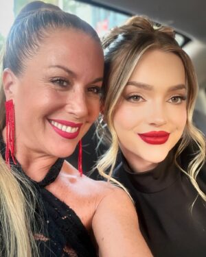 Yuyuniz Navas Instagram - Vivir solo es eso.
… amo las fotos jaja 
#copihuedeoro #bellezareal #mujervaliente #inspiracion