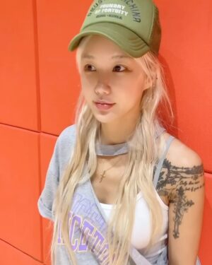ZSun Instagram - 𝑊𝑖𝑠ℎ 𝑏𝑙𝑒𝑠𝑠 𝑖𝑛.. 🫀 
#2025ready 

‘지난 2024 얼굴들🧏🏼‍♀️