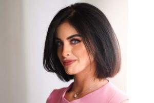 Zahra Habib Instagram - اسمحولي ادخل بيوتكم هاي السنة ان شاء الله 
بشخصية رهف بمسلسل #ميليشيات_نسائية 
هيجي فد شي مختلف ومن هسه احب اكلكم اني اسفة على كل الفضايح والمشاكل 😭 
تذكروا دائما اني احبكم 😂💃💃💃
من كل قلبي شكرا لكل كادرنا العظيم اللي تعب بهذا العمل