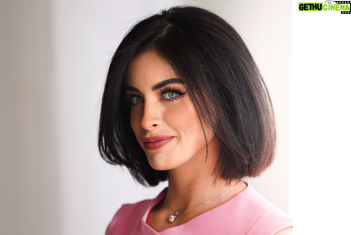 Zahra Habib - 199.5K Likes - اسمحولي ادخل بيوتكم هاي السنة ان شاء الله
بشخصية رهف بمسلسل #ميليشيات_نسائية
هيجي فد شي مختلف ومن هسه احب اكلكم اني اسفة على كل الفضايح والمشاكل 😭
تذكروا دائما اني احبكم 😂💃💃💃
من كل قلبي شكرا لكل كادرنا العظيم اللي تعب بهذا العمل