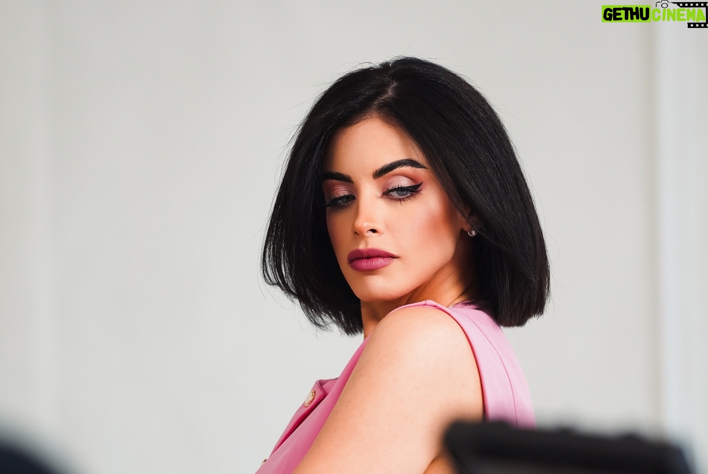 Zahra Habib - 199.5K Likes - اسمحولي ادخل بيوتكم هاي السنة ان شاء الله
بشخصية رهف بمسلسل #ميليشيات_نسائية
هيجي فد شي مختلف ومن هسه احب اكلكم اني اسفة على كل الفضايح والمشاكل 😭
تذكروا دائما اني احبكم 😂💃💃💃
من كل قلبي شكرا لكل كادرنا العظيم اللي تعب بهذا العمل