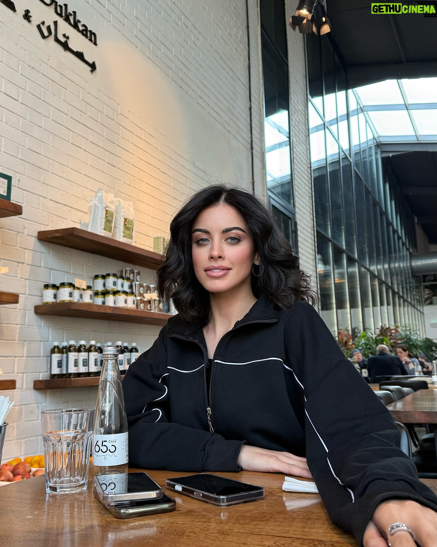 Zahra Habib - 206K Likes - عندما يشاء اللّه
فلا قيمه لقوانين الحياة
ولاوزن لتدابير البشر ولا أهمية لحواجز المستحيل