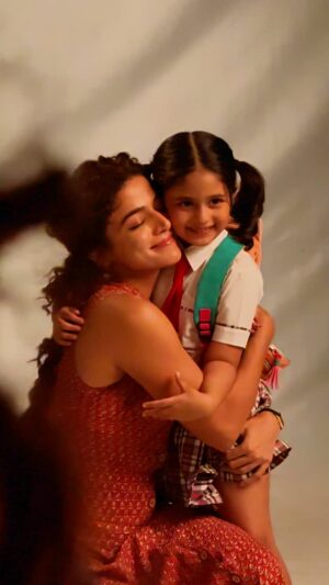 Zara Zyanna Instagram - 🌟 Heartfelt Gratitude 🌟

Concluding this incredible journey and taking a moment to express my heartfelt gratitude to our amazing co-actor, @wamiqagabbi ♥️🥰

From day one, your kindness and playful spirit have created an atmosphere that is both joyful and safe for everyone on set, especially for my daughter.

I will always cherish the day you shared your healthy food box with her. Not only did you share the food, but you also took the time to explain the benefits of a healthy lifestyle and also the harm it does to the body when you choose junk over fruits. Your cheerful demeanor made it a fun learning experience for her, instilling in her the importance of nutrition in a way that resonated with her young mind. 

Your understanding nature, patience, and willingness to connect with my daughter made her feel incredibly valued and secure throughout the shoot. Thank you for being so much more than a co-actor; you’ve been a true friend and mentor. Your warmth and positivity have enriched this journey and have left a lasting impact on our hearts.

With immense love, 
Parents of Zara 💖