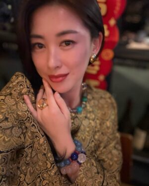 Zhu Zhu Instagram - 蛇年大吉🥂
