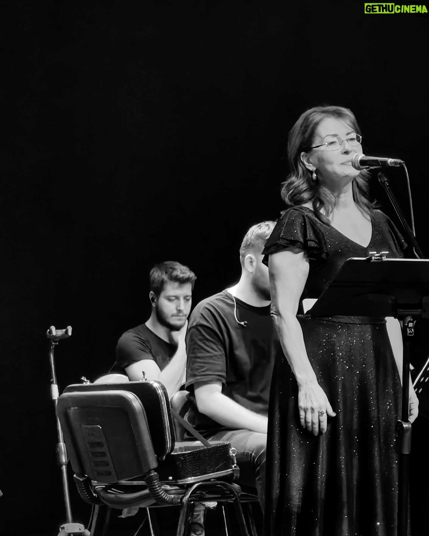 İlkay Akkaya - 3.9K Likes - Eğitim Sen 30. Yıl konserinden🌻