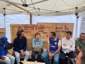 İlkay Akkaya Instagram - Polonez işçileri ve As Plastik işçilerinin hak mücadelesinde yanlarındayız.