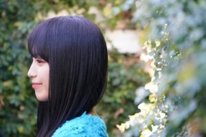 miwa Instagram - 15年間、振り返れば、
幼い頃からの夢をたくさん叶えて、いろんな景色を見させてもらいました。
かけがえのない出会いも。
ステージを見にきてくれる人がいることはいつだってありがたくて、みんなの前で歌うことはいつだって楽しくて、その分プレッシャーを感じるくらい大切な場所で。
それでも尽きることなく、私は夢を見続け、みんなに歌を届けたいという気持ちでいます。
15周年の活動がだんだんと見えてきて、とても楽しみな気持ちと、ライブに向けて準備をしていると、どうしてもみんなのことを思わずにはいられないので、3月3日のデビュー日を待てずに、私の気持ちを伝えたいな、と思いました。
出会ってくれてありがとう。
応援してくれてありがとう。
私の歌を聴いてくれてありがとう。
みんなに会える日がとても楽しみ☺️

#miwa
#miwa15th