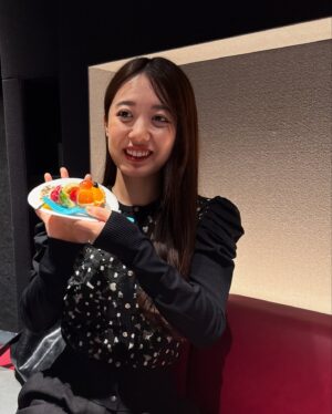 peppe Instagram - 🫂🍒

誕生日。
みんなに囲まれて幸せであります。

毎日とは言わなくても、できるだけ
満たされたうるうるな心で過ごせるように、
自分の感受性は自分で守っていきたいです。

29歳のわたしもどうぞよろしく。
いつも沢山の愛をありがとう！<3