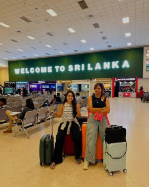 vaishnavi naaiyak Instagram - Day1 - SriLanka 
.
.
.
.
.
#trip #vacation #colombo #srilanka #friends #girlstrip #flight