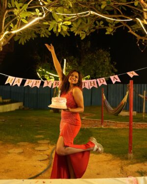 vaishnavi naaiyak Instagram - 02-02-2025🎭💃❤️😇🧿🎂 

Thank you for capturing these amazing moments @shk_photography_30 
#photography _ @shk_photography_30 
.
.
#birthday #birthdaycake #celebration #friends #friendship #fun #food #laugh #love #birthdaygirl #february
