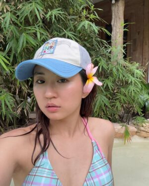 9m88 Instagram - 膽小狗英雄之旅結業式🎓
I left my heart in Bali and Gili🏝️💞
嘗試了好多沒體驗過的 早睡早起女兵日記
還背氧氣罩潛水了🤿
每一口氧氣都是幸福的🐠🫧🫧🫧