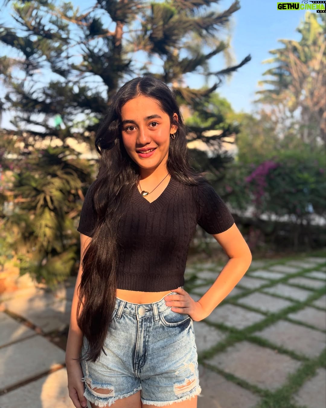 Aakriti Sharma - 37.2K Likes - “It is not the years in your life but the life in your years counts”
#wednesday #thoughts #aakritisharma #instagram