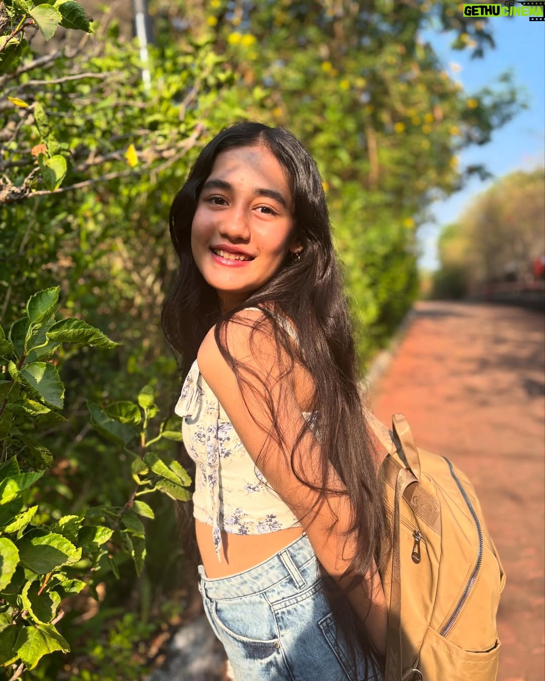 Aakriti Sharma - 37.2K Likes - “It is not the years in your life but the life in your years counts”
#wednesday #thoughts #aakritisharma #instagram