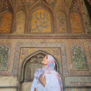 Aamina Sheikh Instagram - The Wazir Khan Mosque 🕌 
17th century Mughal Masjid
Breathtaking beauty. Such intricate craftsmenship, leaving one speechless and in awe. The stories and accounts of its building process and now its restoration is eye opening and inspiring! 
What a wonder! Taking it all in!
.
.
.
.
.
.
.
.
.
#lahore #lahorelahorehai #heritage #culture #history
#mughal #mughalarchitecture #androonlahore