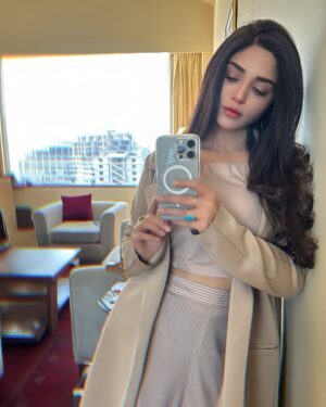 Aamna Malick Instagram - calm over chaos 🤓