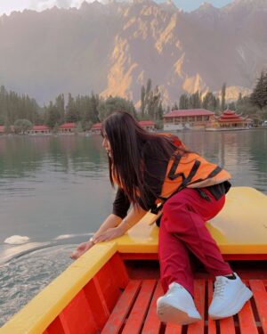 Aamna Malick Instagram - ‎سارا جہان مست، جہان کا نظام مست 🦋