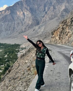 Aamna Malick Instagram - ‎سارا جہان مست، جہان کا نظام مست 🦋