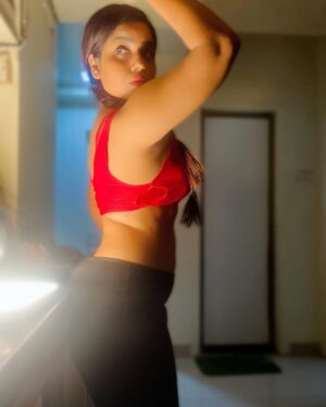 Aasma Sayed Instagram - A GymRat 🌹😘

#gym #gymmotivation #workout #motivation #workoutmotivation 

#quotes #exploring #gymlife ❤️🌹