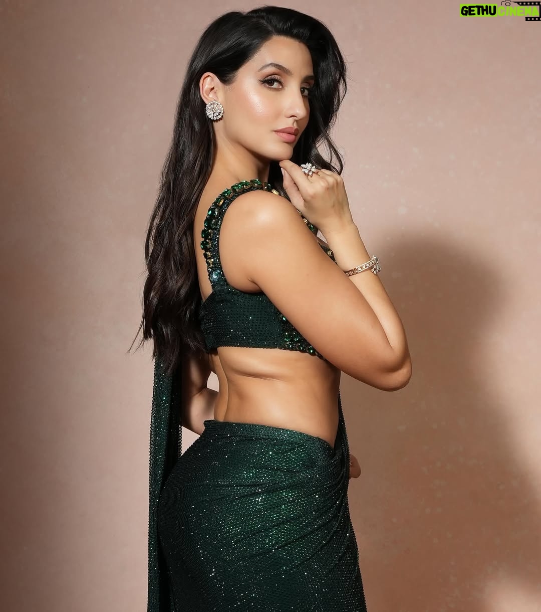 Aastha Sharma - 2.4K Likes - So hypnotising 🐍
@norafatehi and @jasonderulo for India Promotions
Nora in
🔥🔥🔥🔥
Outfit @itrhtwo
Jewels by @listajewels
Make up @reshmaamerchant
Hair @hairstories_byseema
@jasonderulo in
Outfit @manishmalhotra05 @manishmalhotraworld
Love you @niharikavaggarwal ❤️
Rings @ribbonsjewelry via @amigos.rizwan
Shot by @anups_
Styled by @aasthasharma @reannmoradian @simrankumar19
