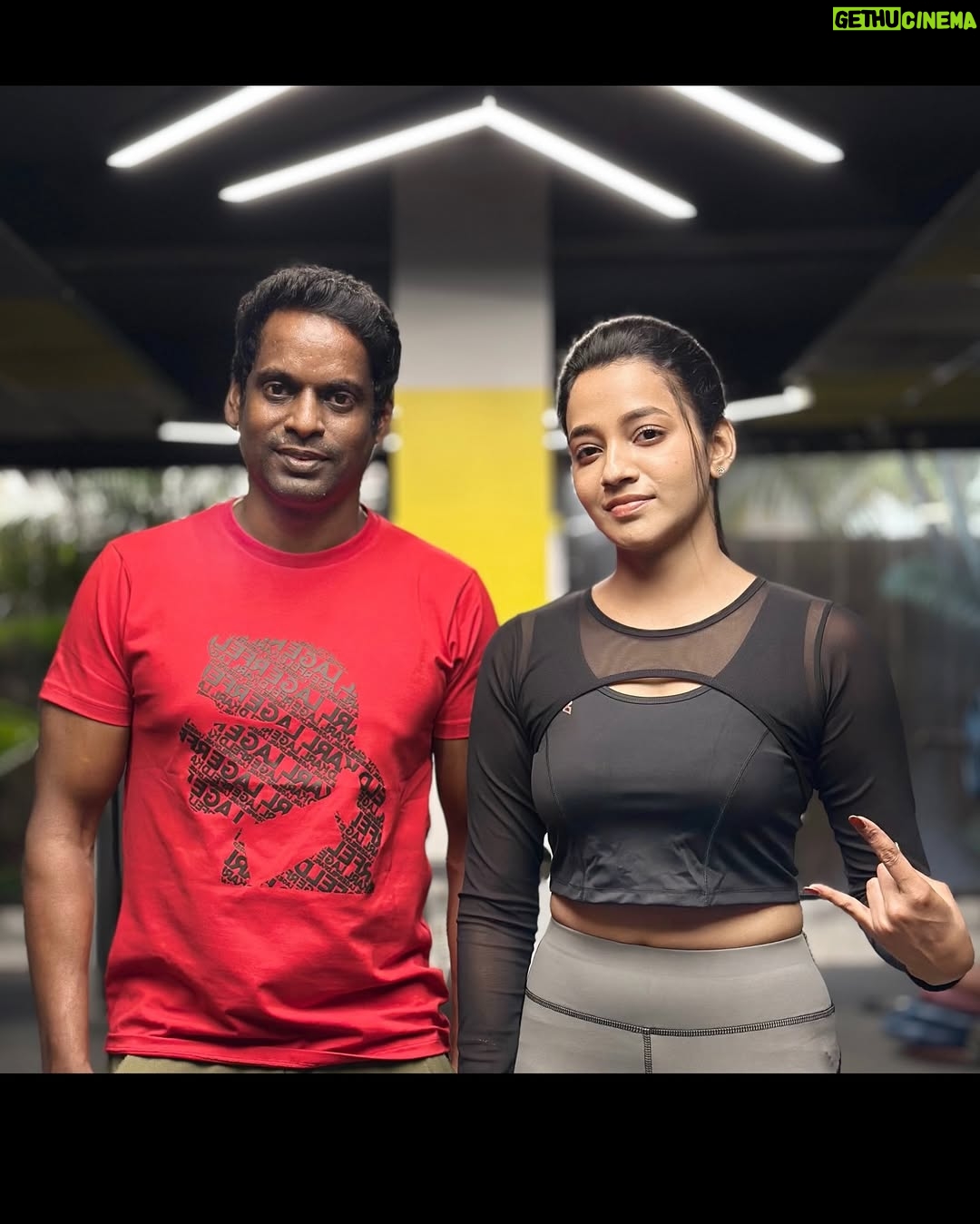 Abarnathi - 25.2K Likes - #dedication turns dreams into #reality 🫶
@wilson_9259 🫰Thank you for always pushing me to do my best and for believing in me.you’ve made a big difference in my life❤️.I’m so grateful for your expertise and the personalized training plans you created for me partner😁
I feel much stronger and healthier now thanks to your guidance😀🙏..
#gymtrainer #personaltrainer #workouts #crossfitness #gymmotivation #daily #fitnessmotivation #fitness #irugapatru #abarnathi #abarnathitamilartist