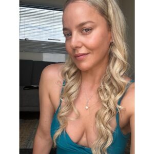 Abbie Cornish Instagram - Just another day at the office 
🌊✨