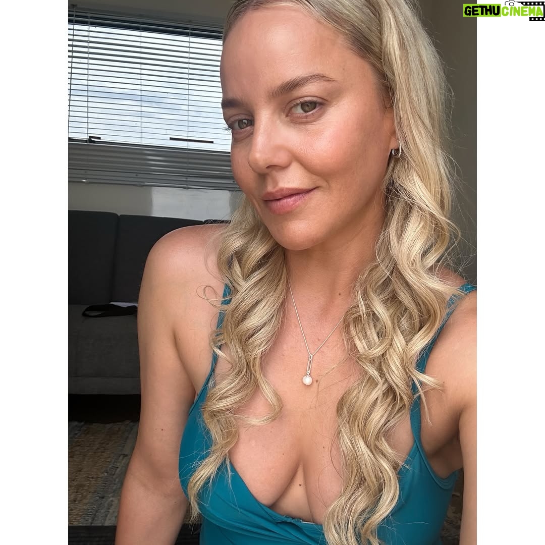 Abbie Cornish - 19.9K Likes - Just another day at the office
šāØ