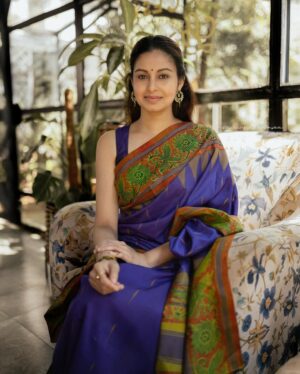 Abhinaya Instagram - Draped my Mom’s saree.. Still feel her around ❤️ 👗  @manafashionsofficial