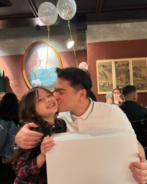 Acha Septriasa Instagram - 👧🏻Bridgia’s 🥳early bday dinner   1st of many presents 🎁
