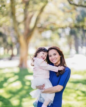 Acha Septriasa Instagram - Pada 22 December ini, ingin ku panjatkan Syukur kepada Allah atas segala Hal yang Allah berikan .. kesempatan untuk merasakan betapa berharga nya melewati perjalanan menjadi seorang Ibu.. 

8 tahun yang lalu ketika masih mengandung, semua terasa baik2 dan Kuat, tidak se bulan pun aku rasa kan mual atau pun sakit saat mengandung mu Brie, bahkan Mommie naik turun Bus , jalan kesana kemari, belanja supermarket jalan kaki sambil membawa 14 kilo belanjaan kanan dan kiri.. sampe gak bisa buka Pintu gerbang Apartment , dahulu … saat kau belum terlahir ke dunia, Mommie belum tau rasanya ada Seorang anak yang dpt menjadi belahan hati Mommie, yang cinta nya begitu besar, kepada Ku.. sehingga apapun yang ku lakukan membuat nya Berbahagia, sekecil saat ku memandikan nya setiap hari atau menyuapi nya masakan yang baru ku pelajari… 

Anak ku kau sangat pengertian dan penuh keceriaan.. saat perasaan sedang tidak menentu pun Jemari mu merenggut aku dan mengatakan, Mommie … i love you, semua Hal dlm hidup terasa kembali Tenang dan Serba cukup juga Terkendali… 

Aku ingin mengucapakan kepada Ibu dan Calon Ibu yang masih menunggu kedatangan putra putri untuk nya… semoga segala hal yang kita usahakan dlm titipan kita ini, senantiasa menjadi Rahmat nya menjalani kehidupan Dunia yg penuh dengan Pilihan.. untuk semua waktu yang telah terlewati… Brie…. mommie akan selalu ada untuk Mu… jgn pernah putus Harapan… Harapan ada dimana dan kapan saja… sayangi diri mu… capai lah cita2 dan keinginan mu.. dengan Cinta ❤️ cinta yang tulus akan membahagiakan mu.. Love you