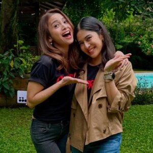 Acha Septriasa Instagram - Cw ini.. crush aku.. dr SMP.. 
bintang jatuh, pasir berbisik, Cinta, Kartini, sampai JengYah 
Dan Eksekutive produser Qodrat 2 @qodrat2.movie film ke 6 yang di produseri oleh @therealdisastr langsung, She is an icon 🌹🤗 She still  and will always be