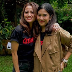 Acha Septriasa Instagram - Cw ini.. crush aku.. dr SMP.. 
bintang jatuh, pasir berbisik, Cinta, Kartini, sampai JengYah 
Dan Eksekutive produser Qodrat 2 @qodrat2.movie film ke 6 yang di produseri oleh @therealdisastr langsung, She is an icon 🌹🤗 She still  and will always be